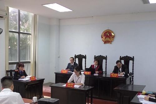 Tòa bác đơn khởi kiện vụ yêu cầu trưởng công an quận bồi thường và xin lỗi