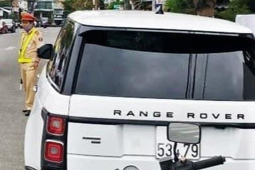 Range Rover gắn biển số xe khác, tài xế bị phạt 22,5 triệu đồng