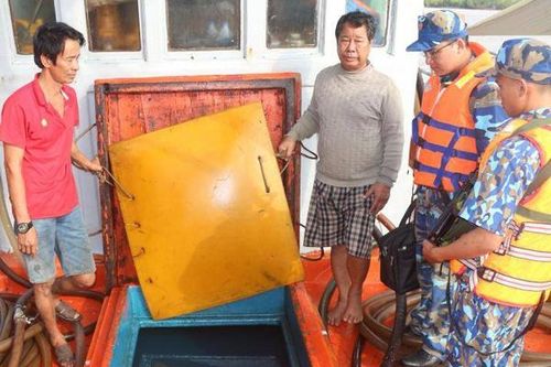 Phát hiện tàu chở 80.000 lít dầu DO không rõ nguồn gốc
