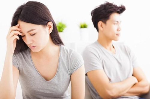 Đau khổ khi bị chồng cũ xem như là 'người dưng'
