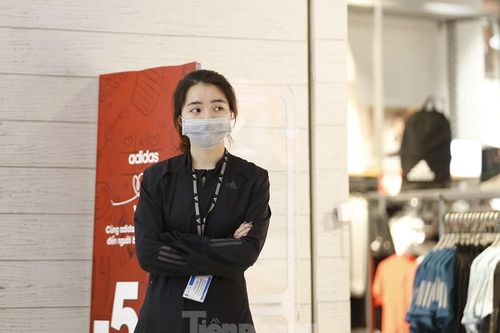 'Thánh địa mua sắm' Hà Nội đìu hiu giữa dịch Covid 19