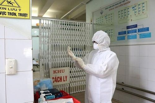 Thông tin sức khỏe lái xe và bố cô gái nhiễm Covid-19