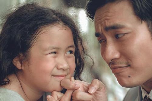 'Nắng 3: Lời hứa của cha': Cô bé 9 tuổi lấn át cả Kiều Minh Tuấn