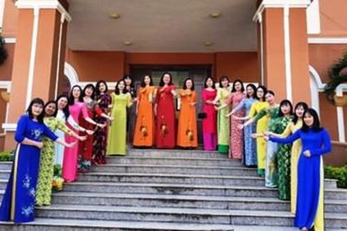 Nữ kiểm sát viên tỉnh Gia Lai duyên dáng cùng tà áo dài