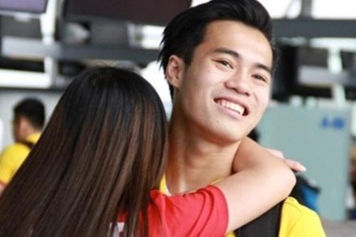 Người yêu Văn Toàn khoe thành tích 6 năm đồng hành cùng V.League