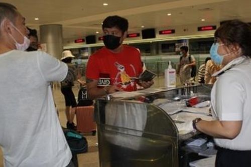 Cần nghiêm chỉnh khai báo y tế khi nhập cảnh vào Việt Nam