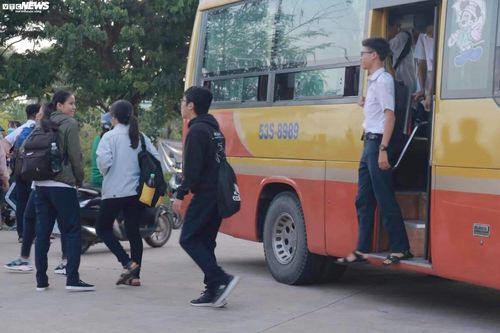 TP.HCM: Học sinh lớp 12 không phải học trong ngày đầu trở lại trường 9/3