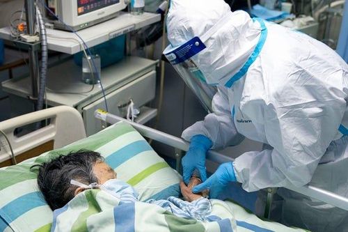 Cụ ông 100 tuổi nhiễm virus corona phục hồi