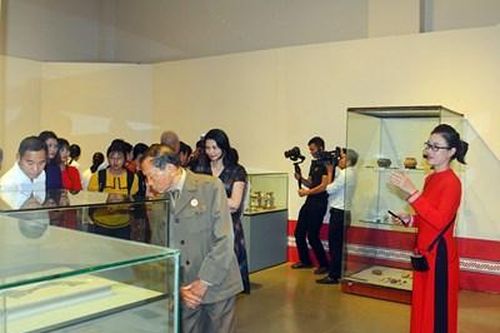 Đắk Lắk tiếp nhận hơn 800 tài liệu, hiện vật do các nhà sưu tập tư nhân hiến tặng