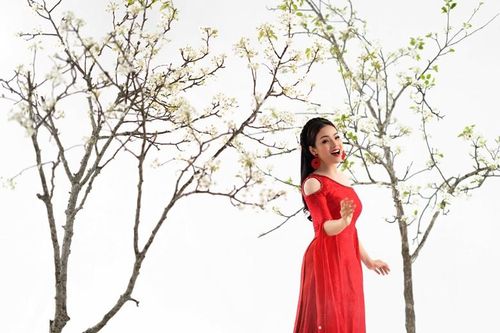 Nữ tiến sĩ âm nhạc làm MV đầy màu sắc tôn vinh vẻ đẹp phái yếu
