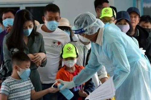 Các Bộ trưởng hoãn công tác nước ngoài để tập trung phòng, chống dịch