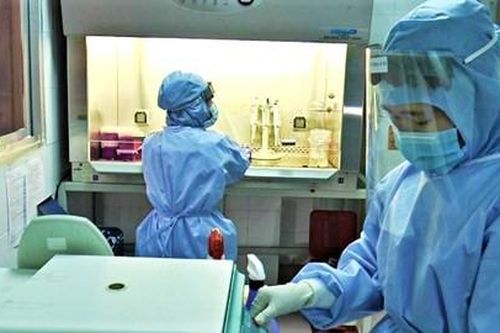 Những người lính quân y 'bỏ' Tết nghiên cứu kit thử Covid- 19