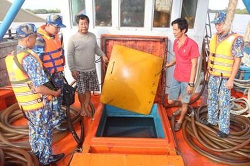 Phát hiện tàu chở 80.000 lít dầu DO không rõ nguồn gốc