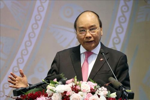 Thủ tướng yêu cầu tạm hoãn công tác nước ngoài để tập trung phòng, chống dịch COVID-19