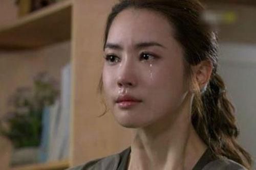 Chồng muốn tôi nghỉ việc, song giờ chửi tôi ăn bám