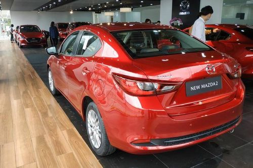 Mazda2 phiên bản mới đã xuất hiện tại đại lý