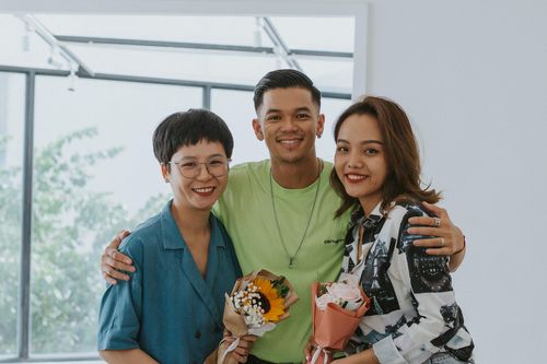 Có một Trọng Hiếu ấm áp vô cùng: 'Đột kích' nhà fan nữ như một món quà dịp 8/3