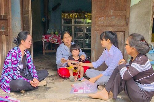 Hai phụ nữ gắn bó với công tác dân số