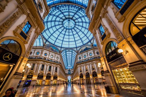 Khu giàu có bậc nhất Italy bị cách ly vì dịch Covid-19