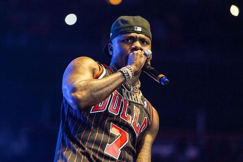 Rapper người Mỹ tấn công phụ nữ