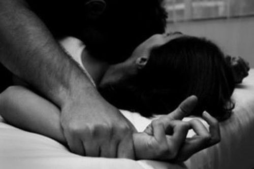 Dọa cho nghỉ học, chú cưỡng bức cháu suốt 2 năm