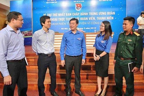 Thủ lĩnh thanh niên đối thoại với các bạn trẻ cả nước