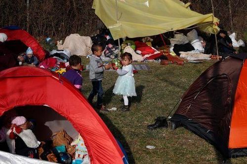EU cân nhắc tiếp nhận trẻ em di cư ở Hy Lạp, Tổng thống Erdogan tiếp tục đến Brussels