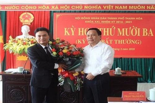 Ông Trịnh Huy Triều giữ chức Chủ tịch UBND TP Thanh Hóa