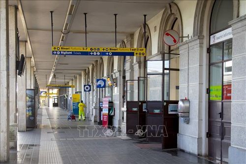 Italy hối thúc EU thông qua gói biện pháp chống tại tác động của dịch COVID-19