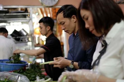 Chế tác món ăn từ rau dược liệu