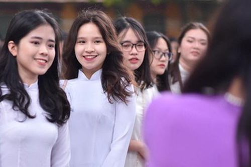 Hà Nội dạy học trên truyền hình cho học sinh lớp 9 và 12