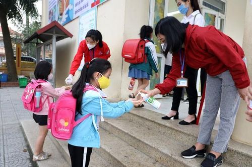 Các địa phương cho nghỉ học, Vĩnh Phúc vẫn cho học sinh đến trường