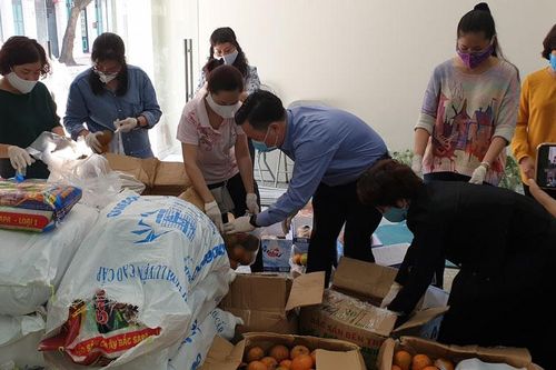 Tiếp tục hỗ trợ thực phẩm cho khu vực cách ly y tế phường Trúc Bạch