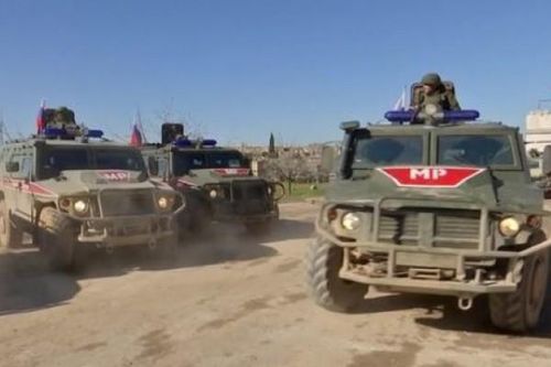 Lính Mỹ lại chặn đoàn xe quân sự Nga ở Syria