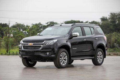 Những lựa chọn xe 7 chỗ đáng chú ý giá dưới 1 tỷ đồng