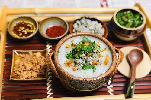 Bánh canh giò heo và các món nên ăn tại nhà trong mùa dịch