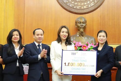 Tập đoàn TH tặng 1 triệu ly sữa cho các khu cách ly Covid-19