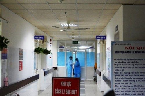 40 người tiếp xúc gần hai du khách người Anh nhiễm Covid-19 có kết quả âm tính