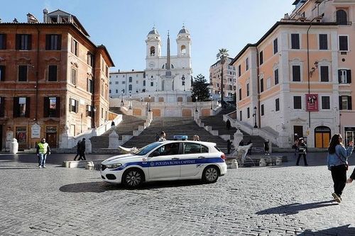 Hơn 460 người chết, đường phố Italia hoang vắng do lệnh phong tỏa chưa từng có
