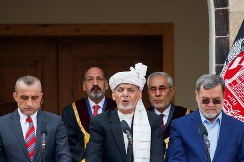 Video Tổng thống Afghanistan bình tĩnh tuyên thệ giữa tiếng nổ súng xung quanh