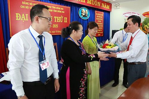 Đại hội Chi bộ Văn phòng Đoàn ĐBQH tỉnh và Đảng bộ Khối vận huyện Xuân Lộc