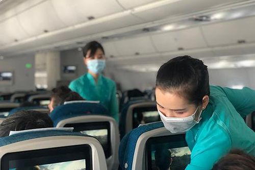 Cảnh vắng lạ từ sân bay Nội Bài tới sân bay Tân Sơn Nhất trong mùa dịch Covid-19