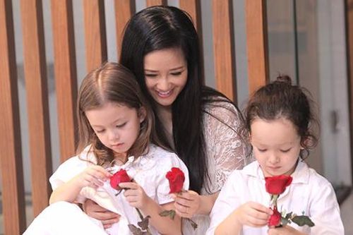 Cuộc sống sau ly hôn của diva Hồng Nhung bên cặp song sinh 'tựa thiên thần'