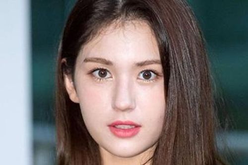 'Bông hồng lai' Kpop muốn có bạn trai ở tuổi 19
