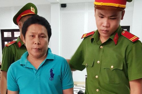 Không giảm án cho kẻ 8 lần hiếp dâm con riêng của vợ