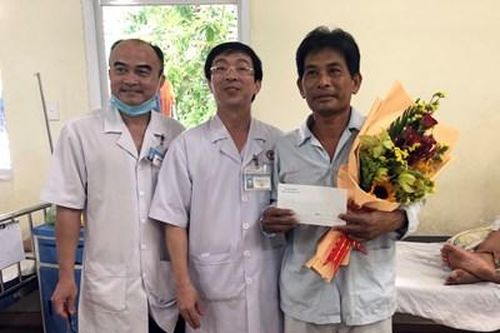 Bệnh nhân được chuyển vào đất liền bằng trực thăng đã xuất viện