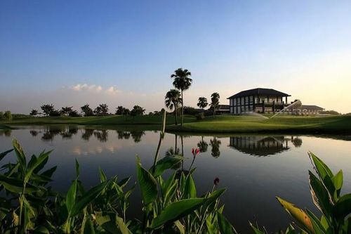 Phí hội viên 'trên trời' tại sân golf Vân Trì phải tạm đóng cửa vì Covid-19