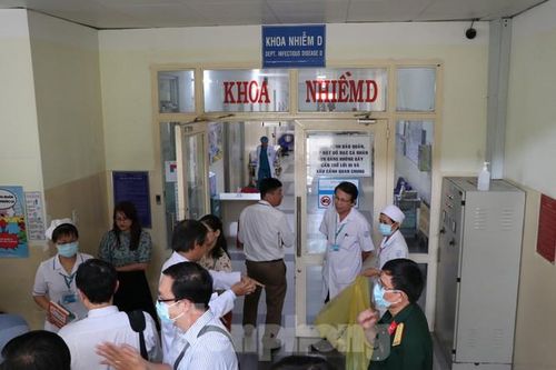 Sức khỏe người nhiễm Covid-19 được đưa về bằng chuyên cơ hiện ra sao?