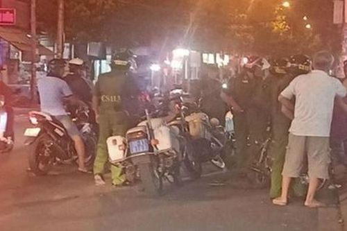 Bắt đối tượng cầm dao đâm bạn tử vong trước cửa phòng trọ