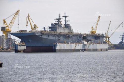 Mỹ khoe tàu tấn công đổ bộ USS Tripoli mạnh hơn Lavina